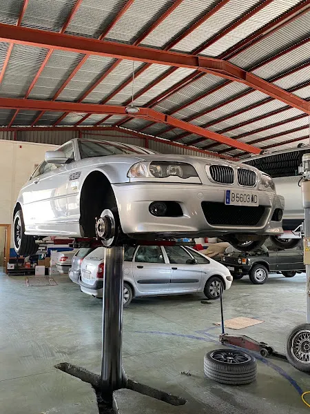 Talleres Garnés, S.L. - Taller de reparación de automóviles en Murcia - foto 2