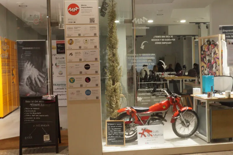 Luis Murcia - Recambio Motos Clásicas - Tienda de repuestos para motos en Murcia - foto 2