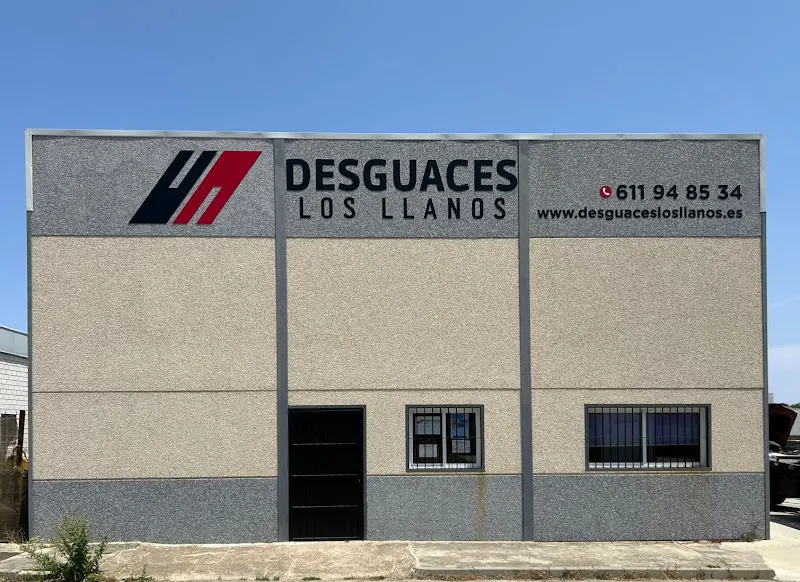 𝗗𝗲𝘀𝗴𝘂𝗮𝗰𝗲𝘀 𝗟𝗼𝘀 𝗟𝗹𝗮𝗻𝗼𝘀 - Desguace en Aracena - foto 2