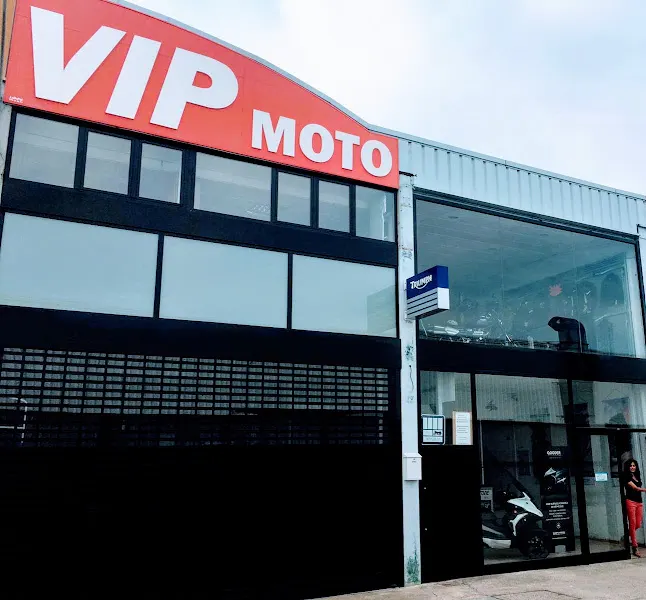 VIP MOTO PALENCIA | Concesionario de Motos Honda Kawasaki Suzuki Voge Yamaha | Ropa Accesorios Recambios Motos | Taller Motos - Concesionario de motos en Palencia - foto 2