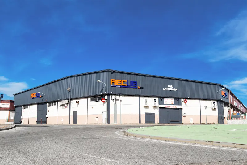 Recambios Urbano S.L. - Tienda de repuestos para automóviles en Alcalá de Guadaíra - foto 2