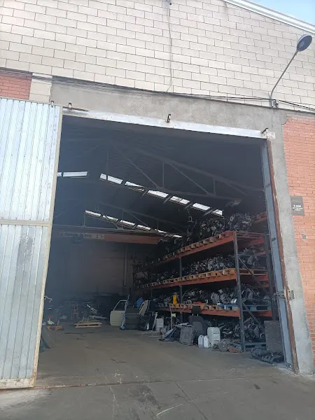 Autorecuperats Venegas - Tienda de repuestos para automóviles en Mataró - foto 2