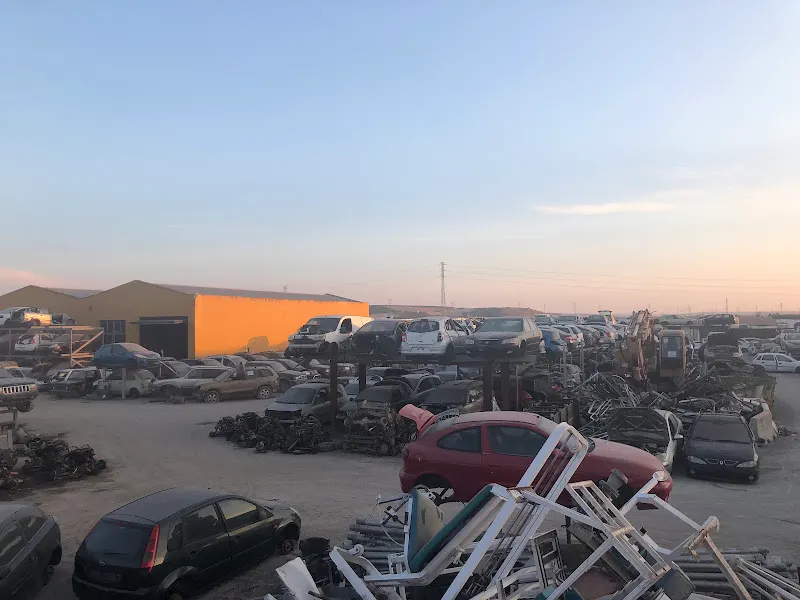 Reciclajes Hermanos Gandullo S.L. - Desguace en Lebrija - foto 2