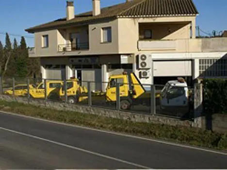 GRUES FONT GARAGE S.L. - Desguace en Torroella de Montgrí - foto 2