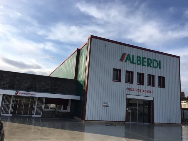 SARL ALBERDI (Casse automobile/ Centre Vhu / Desguace / Rachat métaux-ferraille) - Desguace en Irún - foto 2