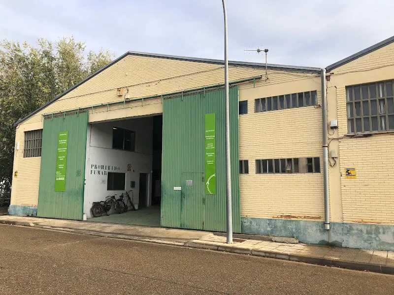 RECICLADOS DE AUTOMOCION LA BASE S.L. - La Puebla de Alfinden