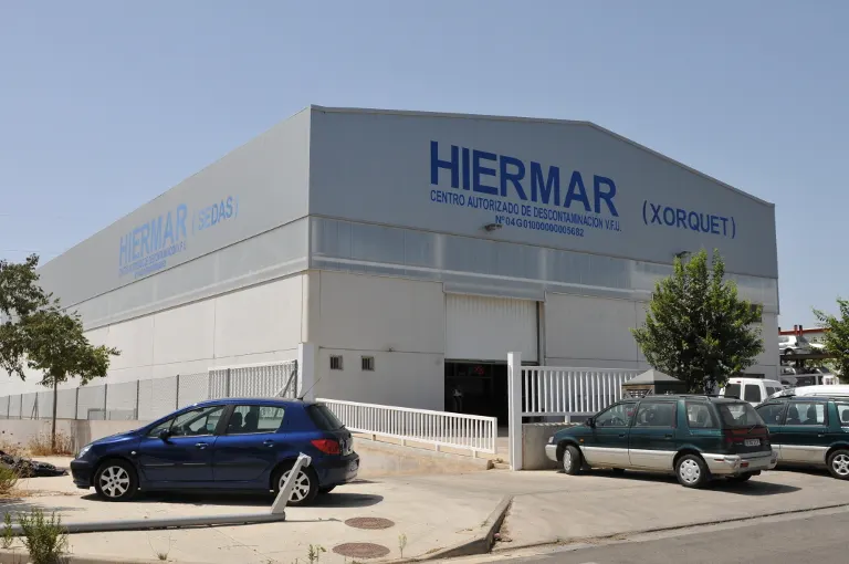 HIERMAR | Gestion Residuos | Tramitacion Bajas de Vehiculos - Desguace en Palma - foto 2