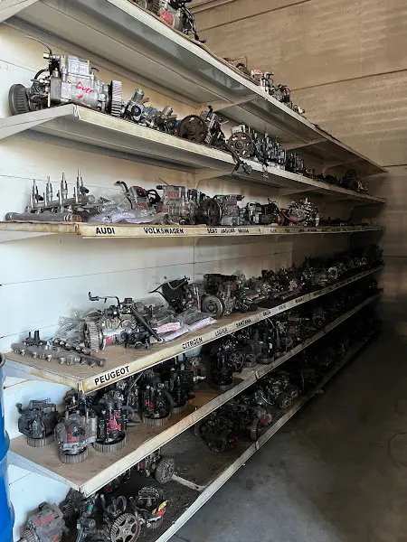 DESGUACES ALFONSO E HIJOS, S.L . VFU Reciclaje y baja de Automóviles - Desguace en Ourense - foto 2
