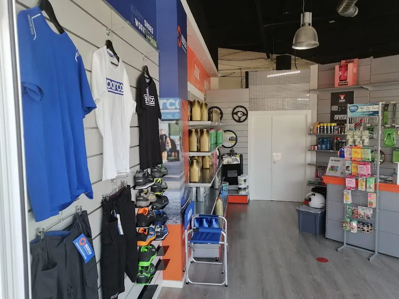 Central de Recambios Nerja - Tienda de repuestos para automóviles en Nerja - foto 2