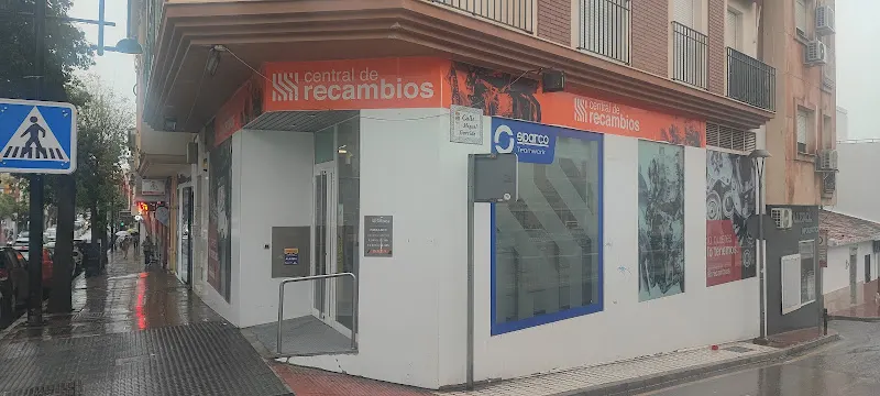 Central de Recambios Rincón de la Victoria - Tienda de repuestos para automóviles en Rincón de la Victoria - foto 3