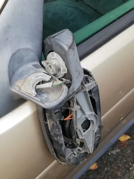 AUTODESGUACE CHAPARREJO E HIJOS S L - Sevilla
