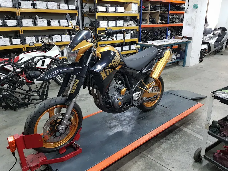 MotodesguaceAR83 - Tienda de motocicletas en Vigo - foto 2