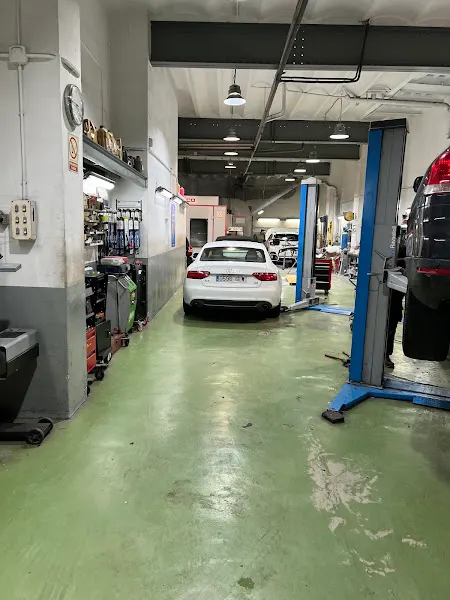 TotalEnergies Quartz Auto Services - Talleres Mauri - Barcelona