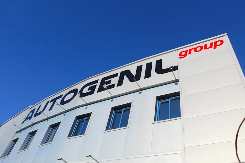 AUTOGLASS GENIL - AUTOGENIL Group - Taller de cristales para automóviles en Puente Genil - foto 2