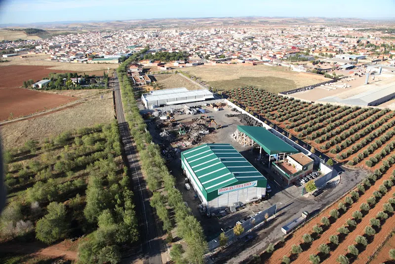 DEFESA Recuperaciones Castilla la Mancha (Valdepeñas) - Centro de reciclaje en Valdepeñas