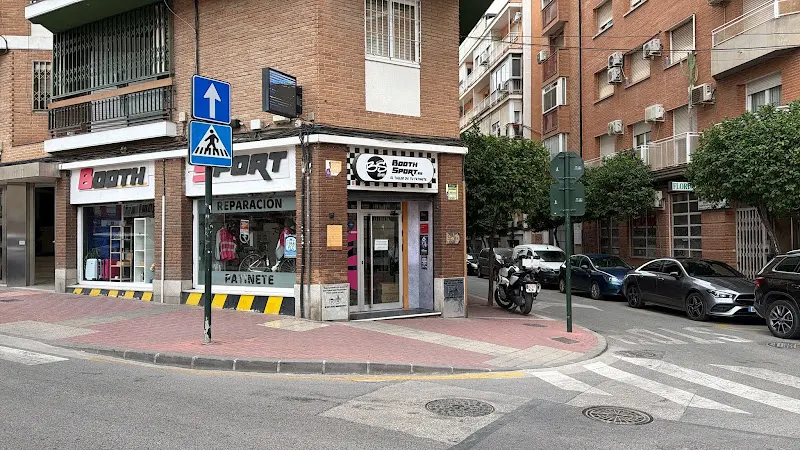 Booth Sport - Taller Patinetes Electricos - Tienda de deportes al aire libre en Murcia - foto 2