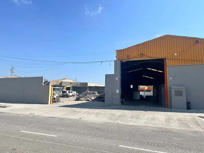 CHATARRERIA EL PELLEJERO - Centro de reciclaje en Llíria - foto 2