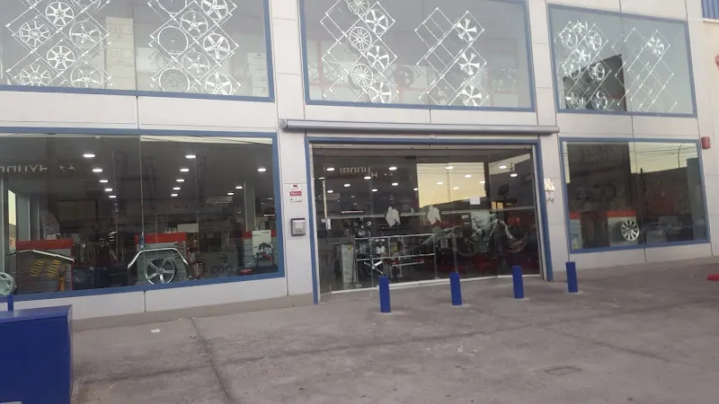 Repuestos El Puri, s.l. - Tienda de repuestos para automóviles en Córdoba - foto 2
