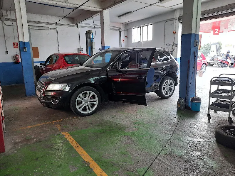 Taller de mecanica y electricidad Pulianas - Maracena