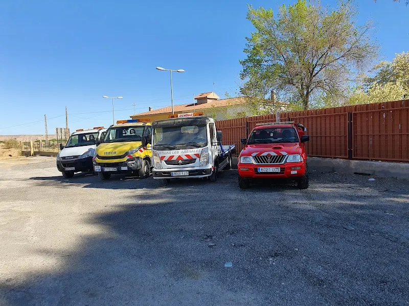 Desguace-Grúas "Los Arenales" - Taller mecánico en Guadix - foto 2