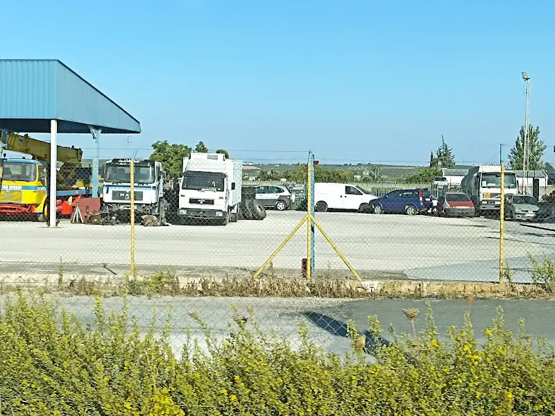 GRUAS Y DESGUACE JUVADI - Puente Genil