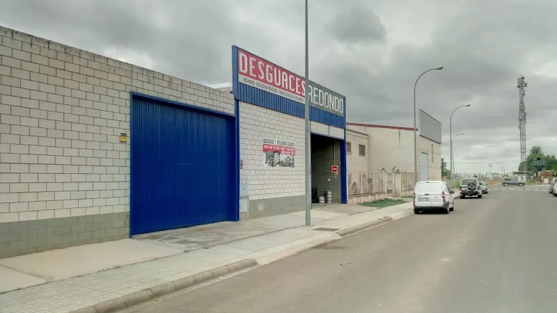 DESGUACE EN MONTIJO REDONDO - Desguace en Montijo - foto 2