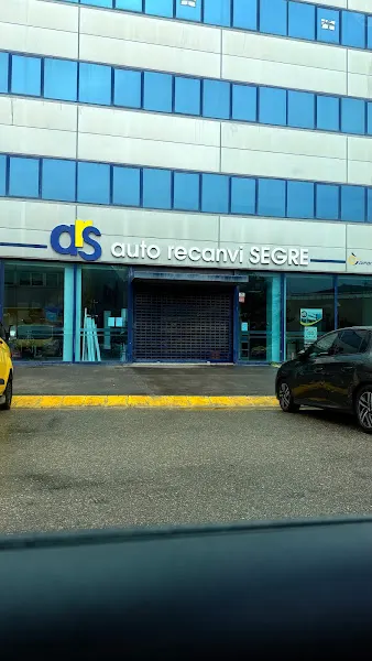 Auto Recanvi Segre Lleida - Tienda de repuestos para automóviles en Lleida - foto 2