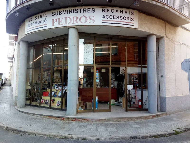 Subministres Pedrós - Tienda de piezas de automóvil en Cervera - foto 2