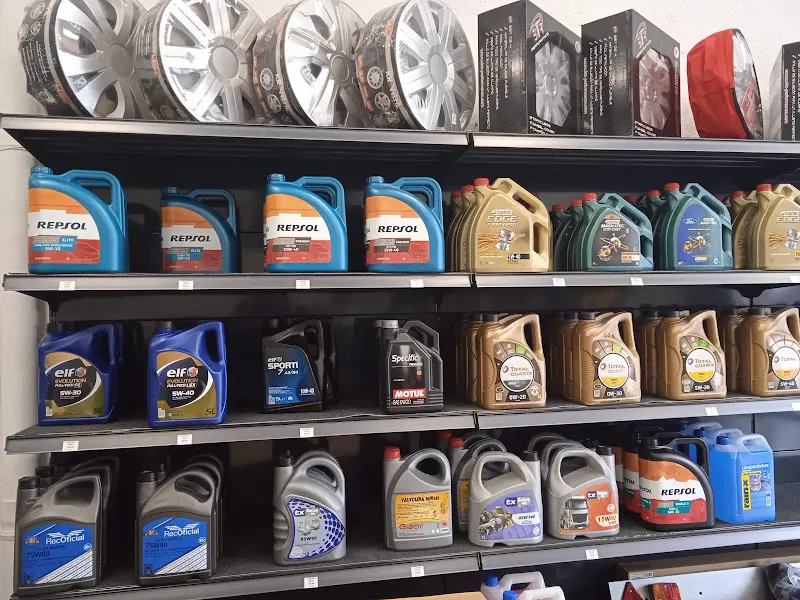 Recambios Venecia - Tienda de repuestos para automóviles en Xinzo de Limia - foto 2