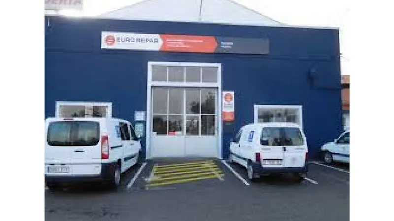 Talleres Hermanos Huerta - Reparación de Turismo, tractores, y Camiones - Taller de reparación de automóviles en La Almunia de Doña Godina - foto 2