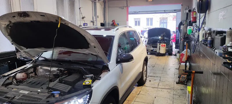 Taller Mecánico Motor Argüelles