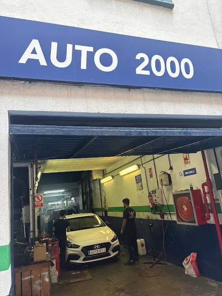 Auto 2000 - Taller de reparación de automóviles en Hospitalet de Llobregat (L) - foto 2