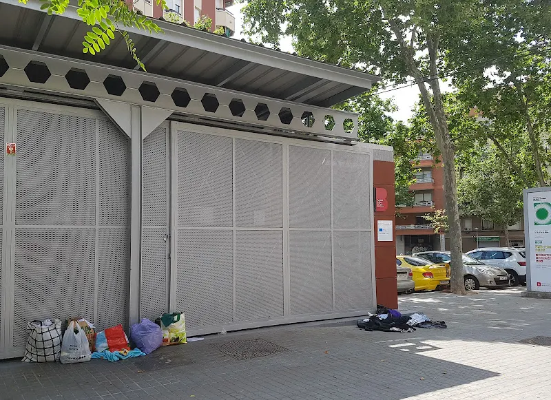 Punto Verde de Turó de la Peira - Servicio de gestión de residuos en Barcelona - foto 2