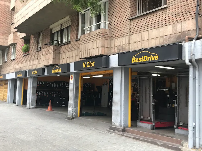 Neumáticos Clot - Taller mecánico en Barcelona - foto 2