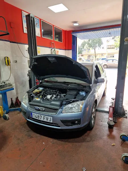 Tecnoauto Pinomontano - Taller de reparación de automóviles en Sevilla - foto 2