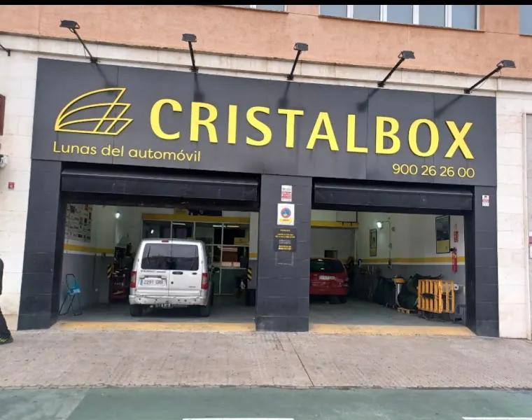 Cristalbox Buhaira - Taller de automóviles en Sevilla - foto 2