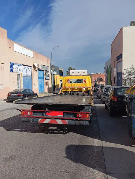 Grúas Avisur - Servicio de grúa en Málaga - foto 2