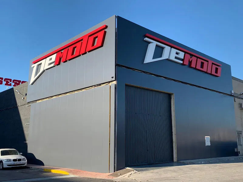 DEMOTO - Tienda de repuestos para motos en Málaga - foto 2