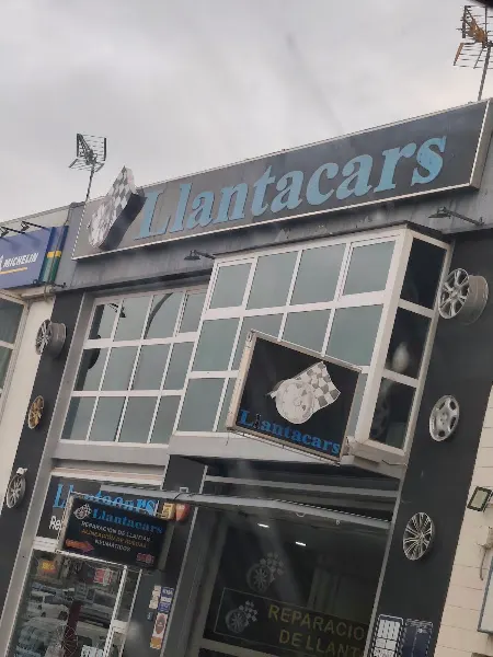 Llantacars - Tienda de neumáticos en Málaga - foto 2