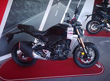 AF1QipM5GAmzQyb1yGi_oyvo612FmiNcrVwMyxa9Lnu-=w1500-h1500-k-no