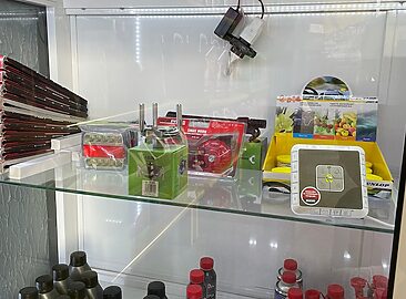 AF1QipPyCwKsTJxjAWsc9K7dSWcG1e890JIzU0RQ0fun=w1500-h1500-k-no